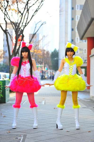 好きな女性アイドルグループの好きな衣装を貼るトピ