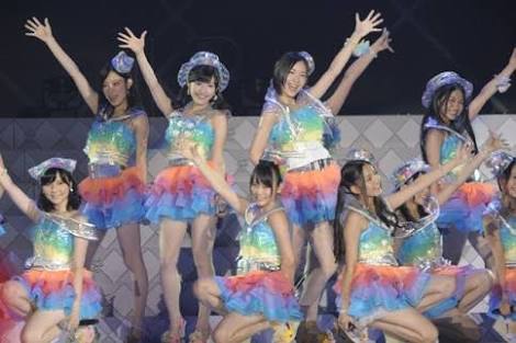 好きな女性アイドルグループの好きな衣装を貼るトピ
