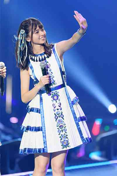 好きな女性アイドルグループの好きな衣装を貼るトピ