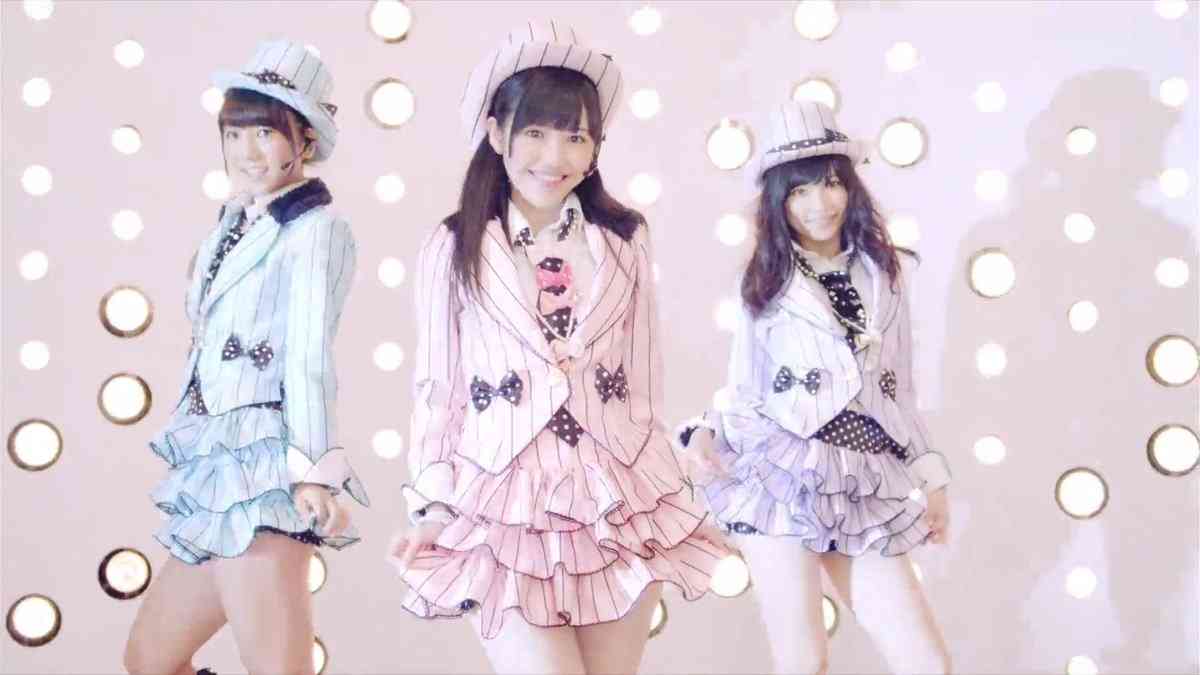 好きな女性アイドルグループの好きな衣装を貼るトピ