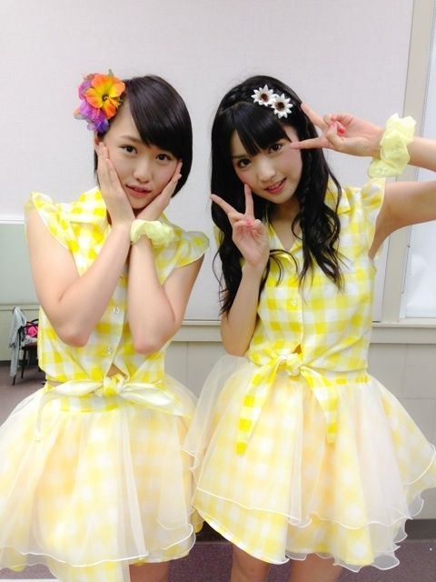 好きな女性アイドルグループの好きな衣装を貼るトピ