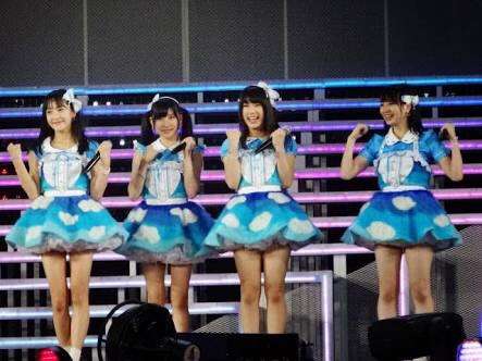 好きな女性アイドルグループの好きな衣装を貼るトピ