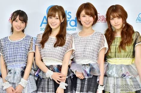 好きな女性アイドルグループの好きな衣装を貼るトピ
