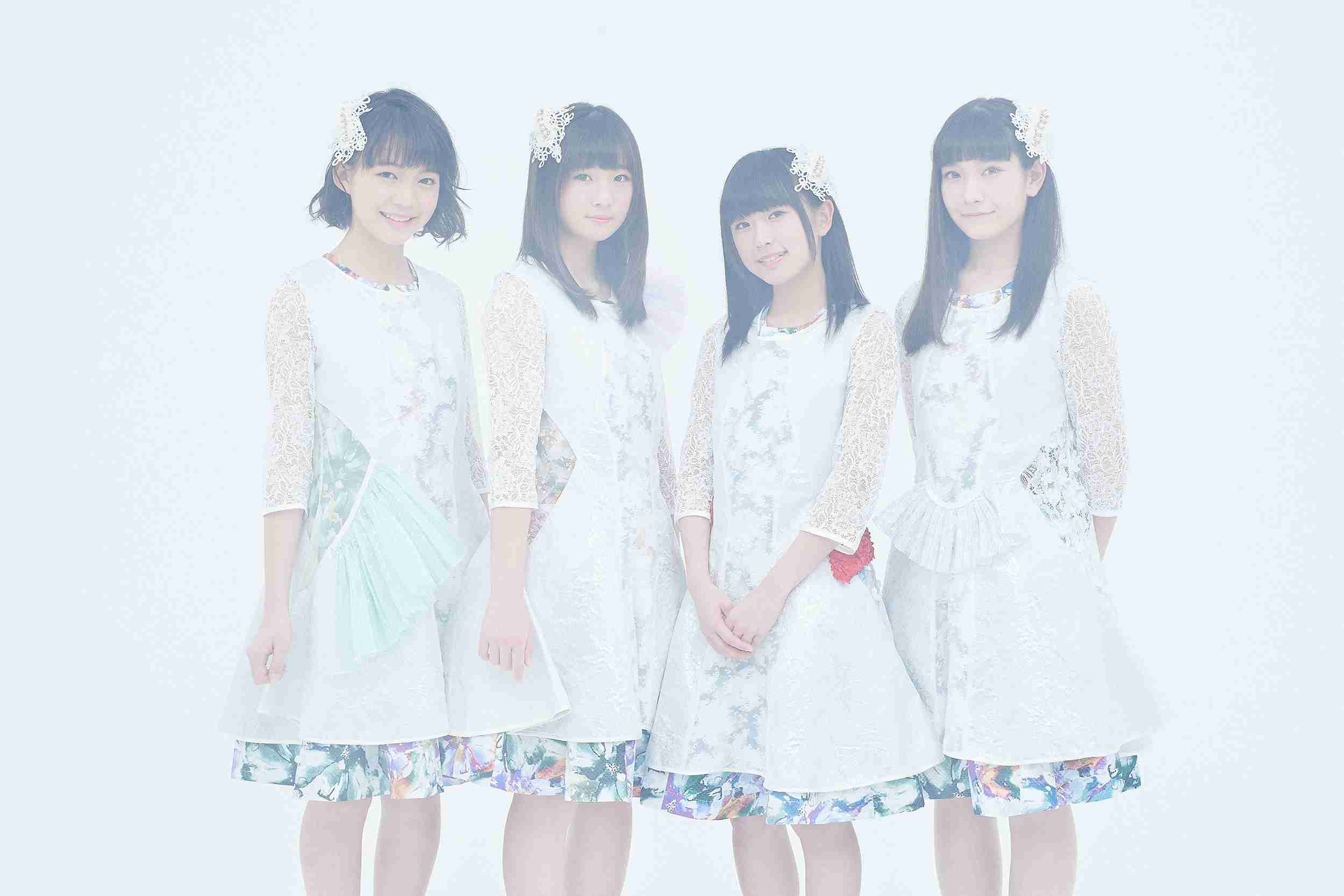好きな女性アイドルグループの好きな衣装を貼るトピ