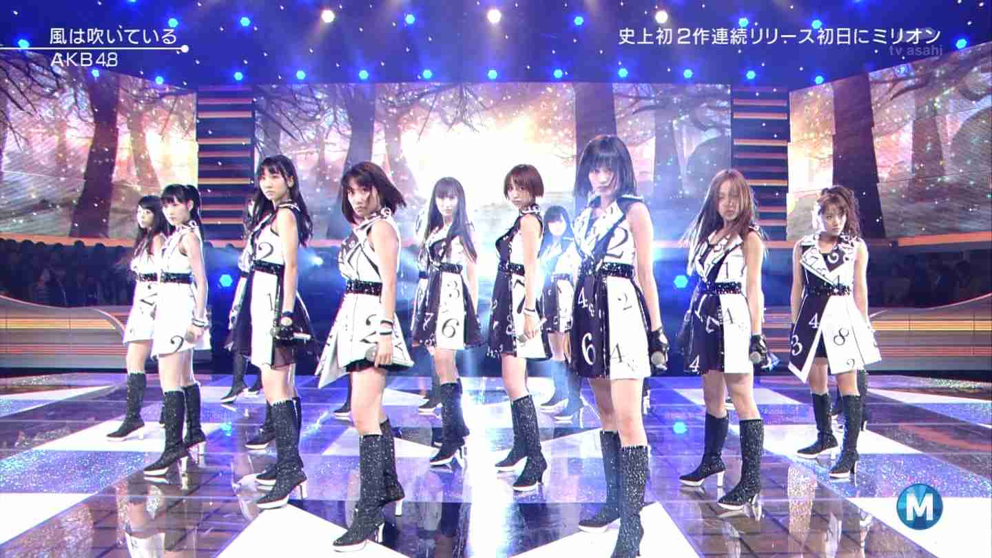 好きな女性アイドルグループの好きな衣装を貼るトピ