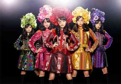 好きな女性アイドルグループの好きな衣装を貼るトピ