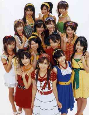好きな女性アイドルグループの好きな衣装を貼るトピ