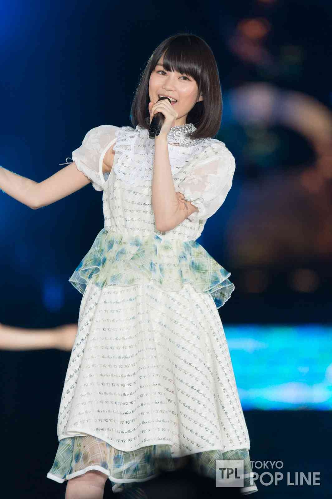 好きな女性アイドルグループの好きな衣装を貼るトピ