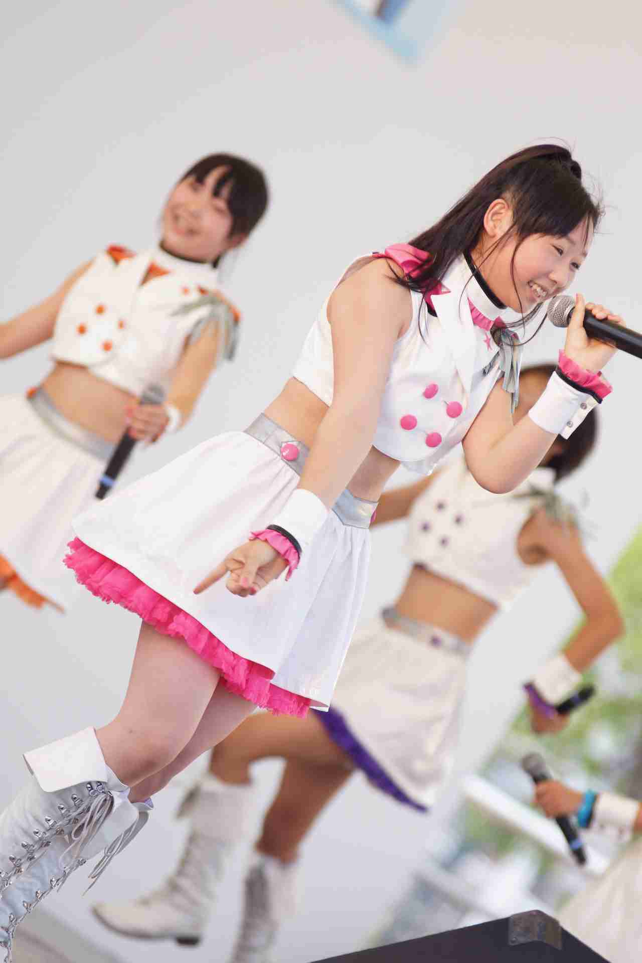 好きな女性アイドルグループの好きな衣装を貼るトピ