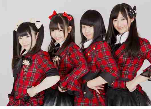 好きな女性アイドルグループの好きな衣装を貼るトピ