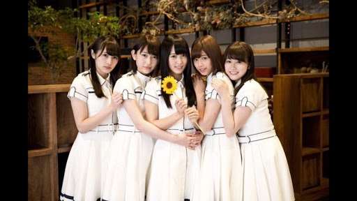 好きな女性アイドルグループの好きな衣装を貼るトピ