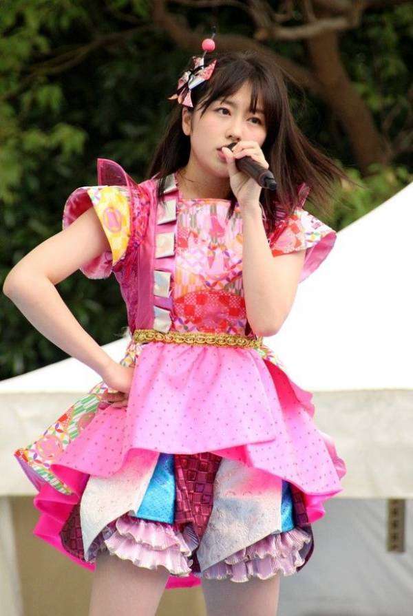 好きな女性アイドルグループの好きな衣装を貼るトピ