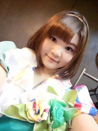 好きな女性アイドルグループの好きな衣装を貼るトピ