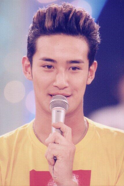 24時間テレビのチャリTシャツを着た有名人の画像を貼るトピ