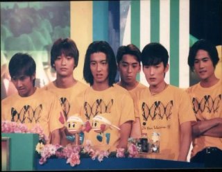 24時間テレビのチャリTシャツを着た有名人の画像を貼るトピ