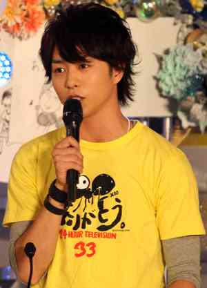 24時間テレビのチャリTシャツを着た有名人の画像を貼るトピ