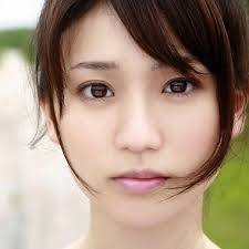 大島優子がInstagramで美脚ショットを公開「色っぽい」との声
