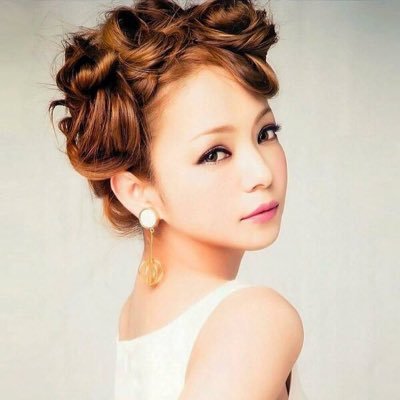 年齢、ライブに行ったことあるアーティスト教えてください。