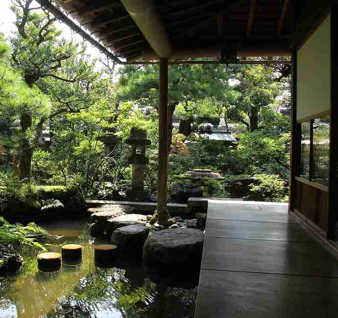 日本庭園に癒されるトピ