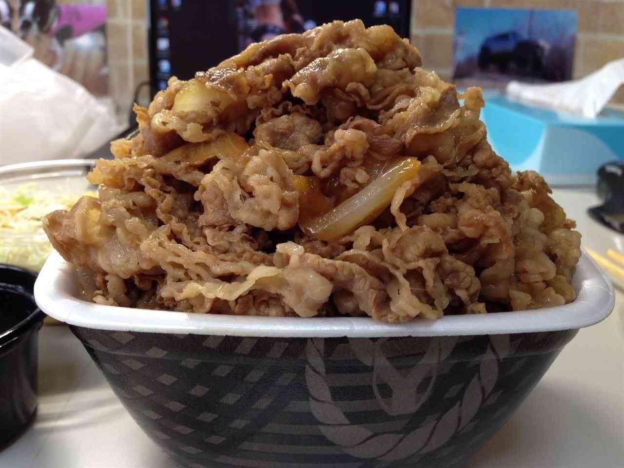 回転寿司で流れてきたら驚く物・流してみたい物