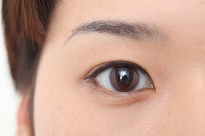 アイプチ必須の人のアイメイク