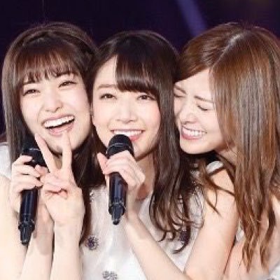 【画像】目を瞑っている芸能人