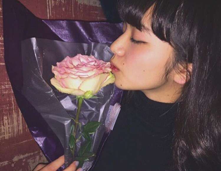 【画像】目を瞑っている芸能人