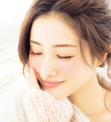 【画像】目を瞑っている芸能人