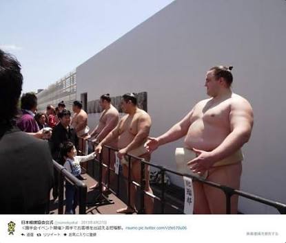 なんて事も無い普通の画像に盛りに盛った釣りタイトルを付けるトピ