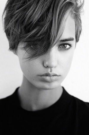 ショートヘア・セミロングの外国人