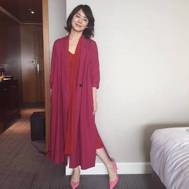 秋色の服を着た芸能人の画像を貼るトピ