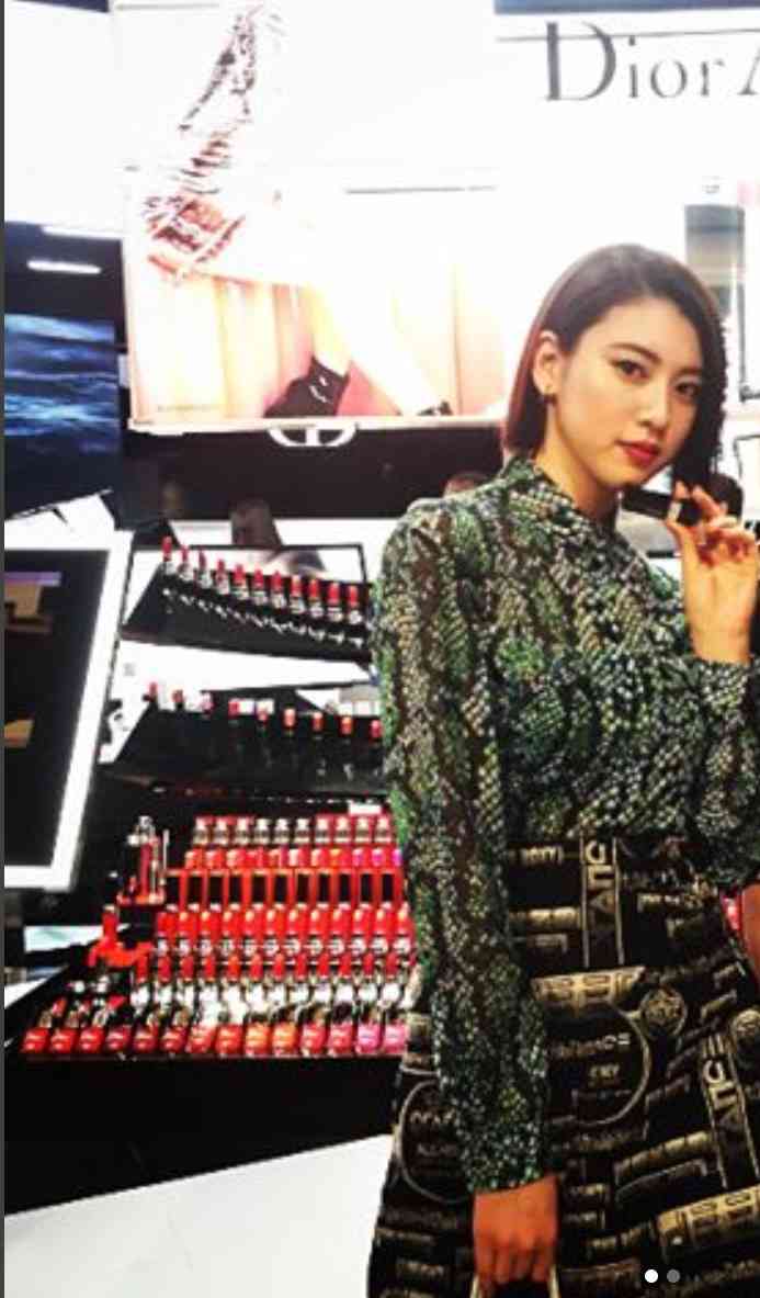 秋色の服を着た芸能人の画像を貼るトピ