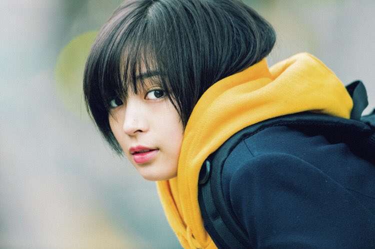 秋色の服を着た芸能人の画像を貼るトピ