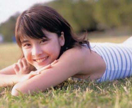 竹内結子、輝く美背中を披露 世界に1つのドレスまとい「うれしい」