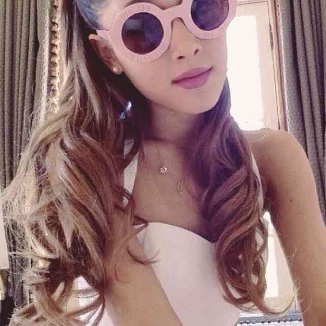 Ariana Grandeを貼るトピ♡
