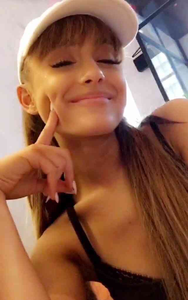 Ariana Grandeを貼るトピ♡