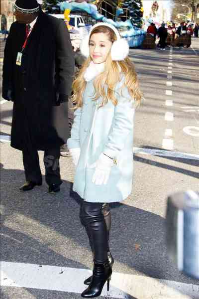 Ariana Grandeを貼るトピ♡