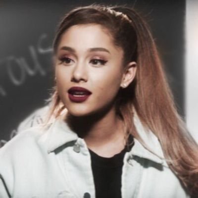 Ariana Grandeを貼るトピ♡
