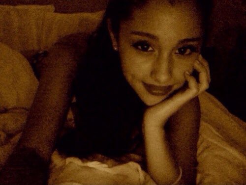 Ariana Grandeを貼るトピ♡