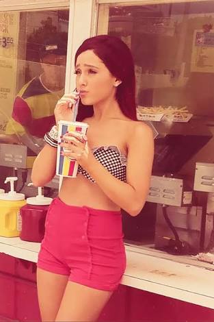 Ariana Grandeを貼るトピ♡