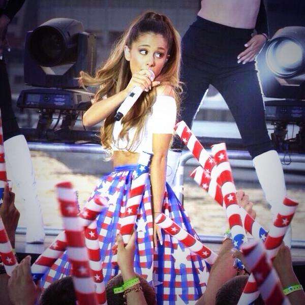 Ariana Grandeを貼るトピ♡