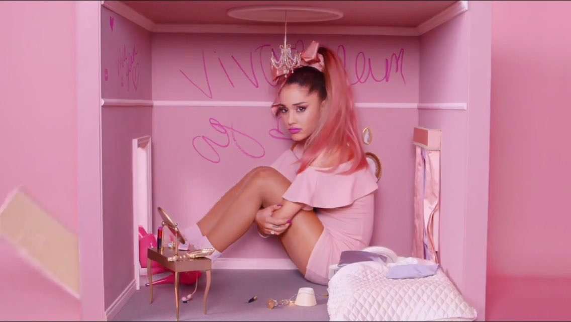 Ariana Grandeを貼るトピ♡