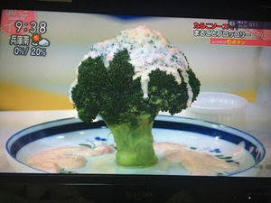 皆で材料を持ち集めて、今日の3時のおやつを作ろ〜