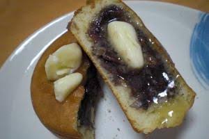 初めて食べた時、衝撃だったお菓子は？