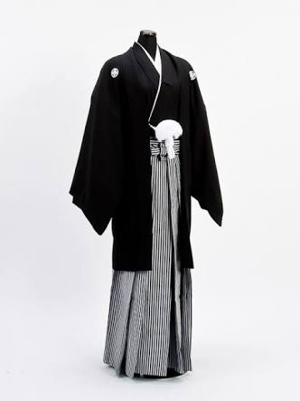 辻希美、家族全員での和服姿を披露　次男の七五三で明治神宮へ