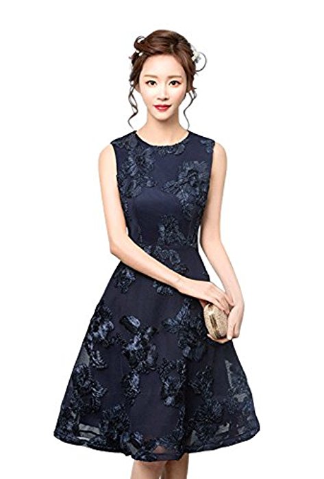 結婚式の二次会の服装について