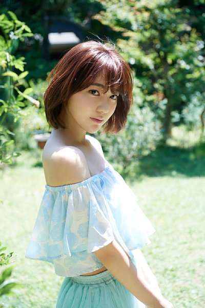 作業服を着て働いてる方