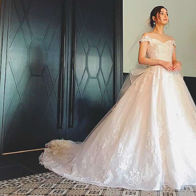 佐々木希＆渡部建、10月・結婚式で白無垢＆自身プロデュースのドレスも着用か