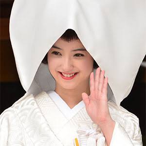 佐々木希＆渡部建、10月・結婚式で白無垢＆自身プロデュースのドレスも着用か