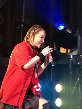 浜崎あゆみの「カープ女子」姿に反響 「カープあゆ、女神」「また太った?」